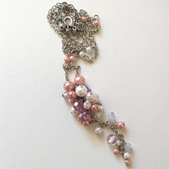 Faux Pearl Cluster Necklace Pendant Drip Dangle Pink Mauve Silver Tone Regency. - Picture 12 of 16